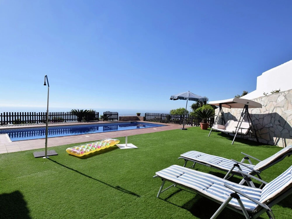 Tasteful and Modern Villa With Private Swimming Pool