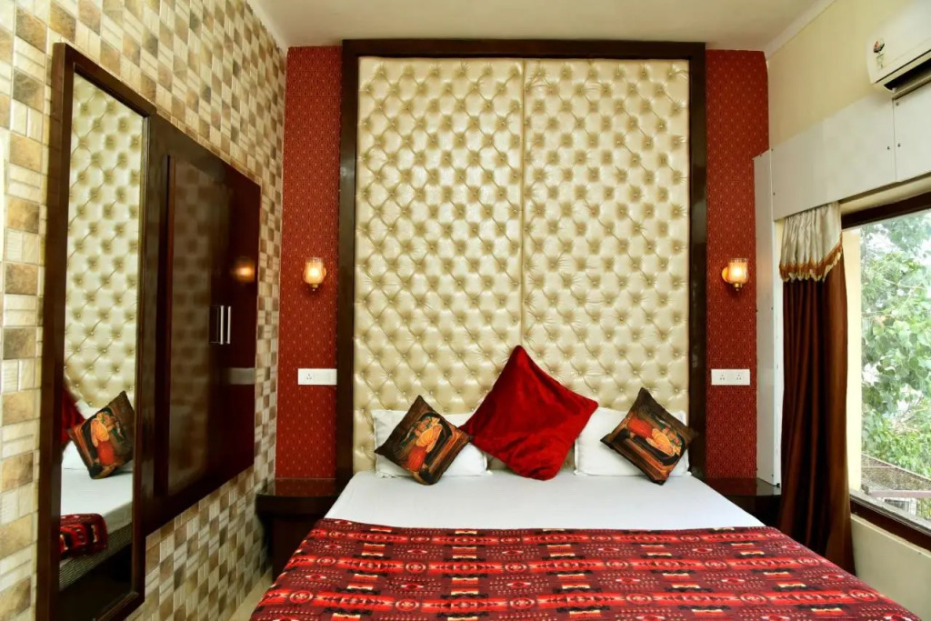 Hotel Ganga Basin