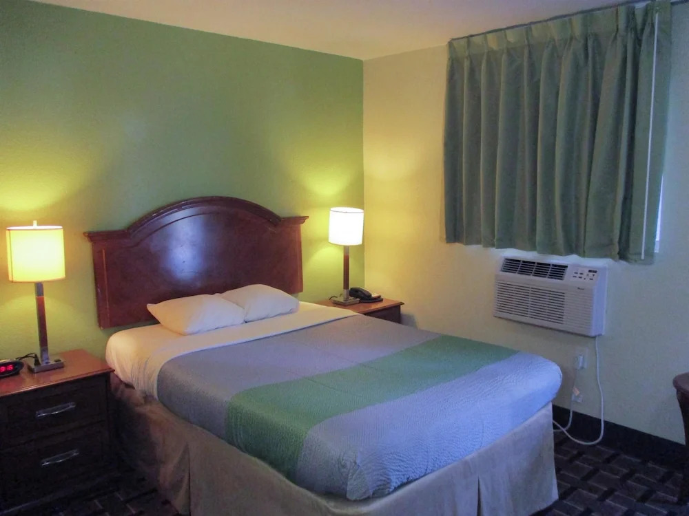 Savannah Garden Inn