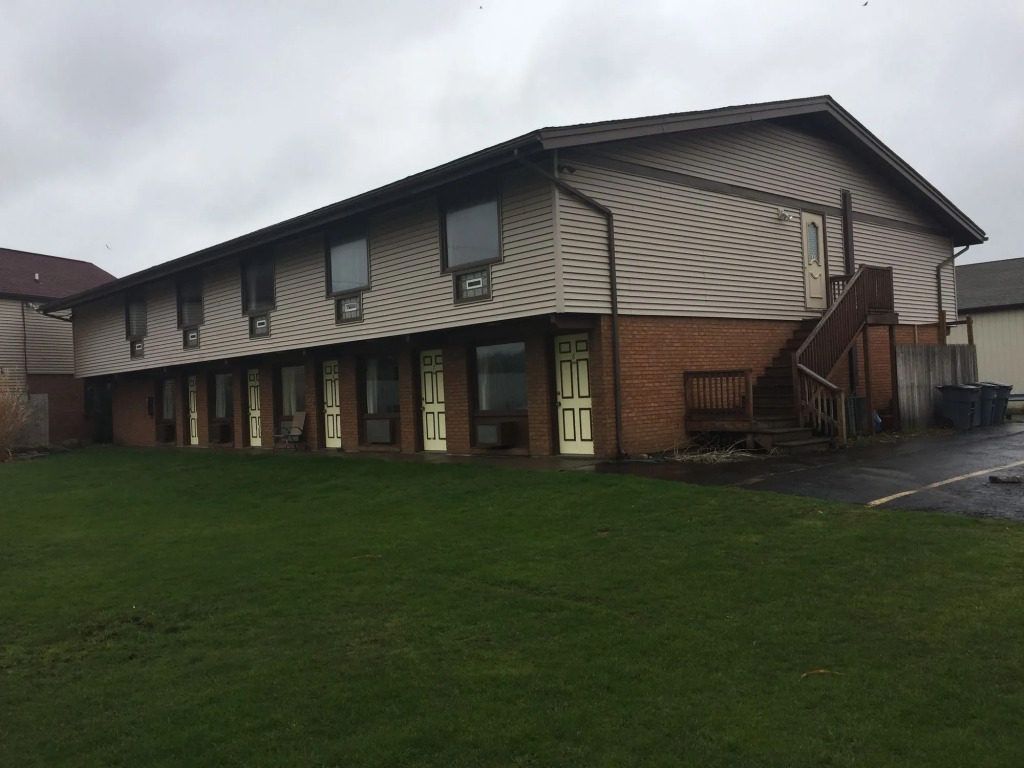 AArtpark Hotel Inn at Lewsiton