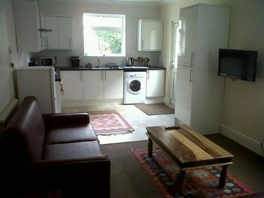 Flat 5 Cardiff