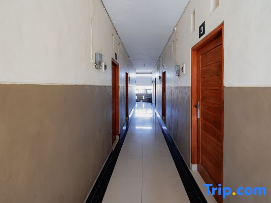 Soka Asri Guest House near Bali Zoo RedPartner