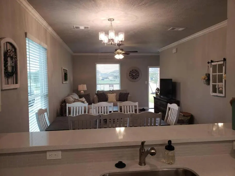 NEW 4/4 Farmhouse style house in College Station!