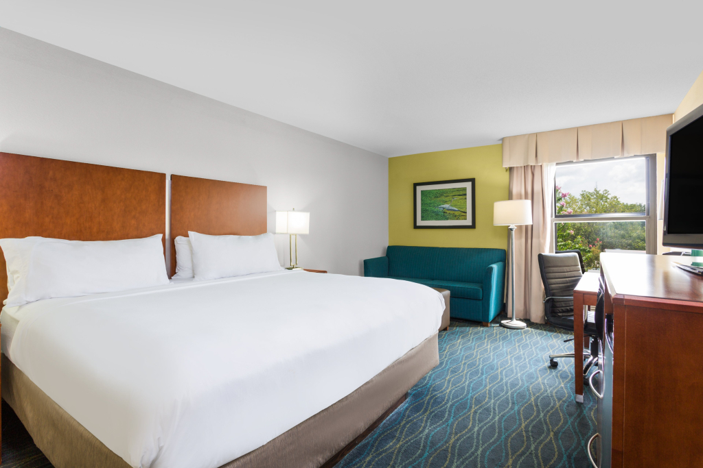 Holiday Inn Express & Suites Wilmington-University Center by IHG