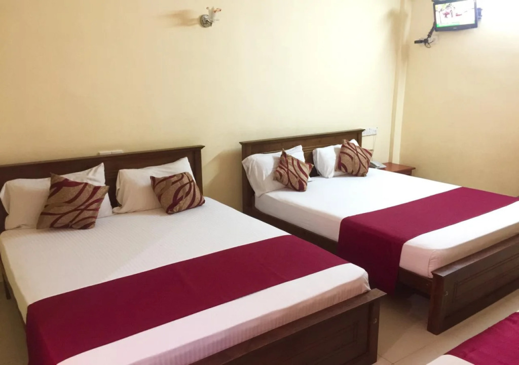 Yals Town Inn