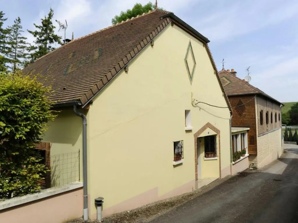 Gîte Balnot-sur-Laignes, 3 pièces, 6 personnes - FR-1-543-15