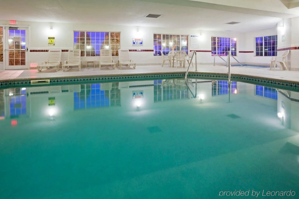 Country Inn & Suites by Radisson, Mankato Hotel and Conference Center, MN