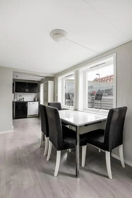 Amazing, central house with big private balcony