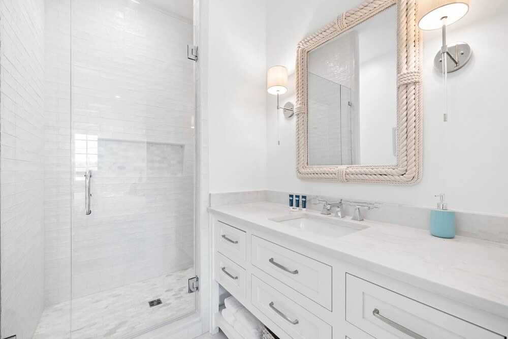 Summer Villa 274 Pompano Street 7 Bedroom Home by RedAwning