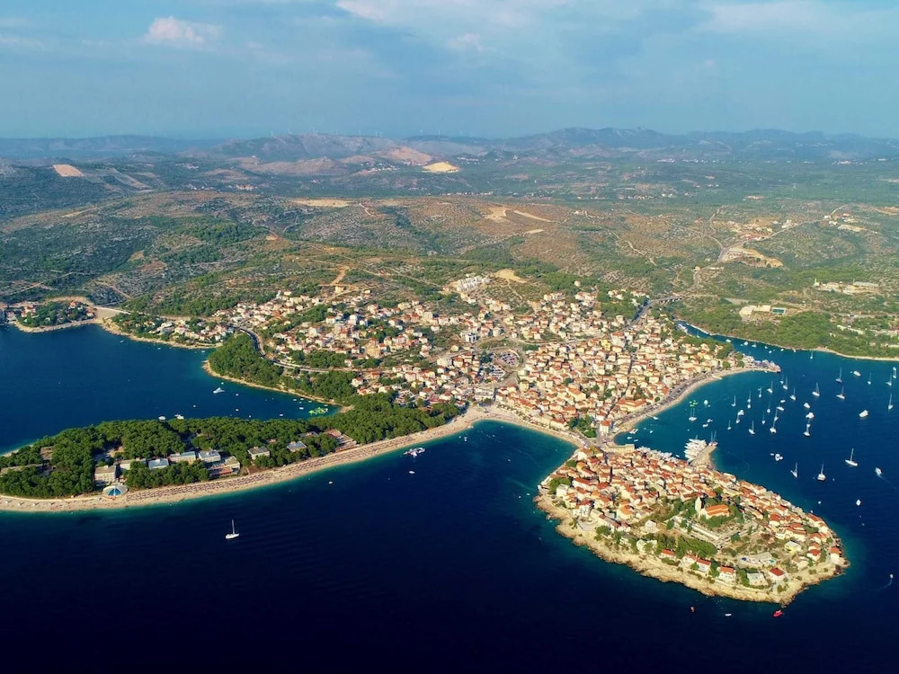 Apartment in Dolac Near the Sea