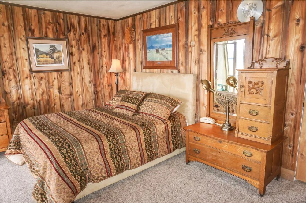 Waterfront Lakeview Ave Tahoe  Rental 2 Bedroom Condo