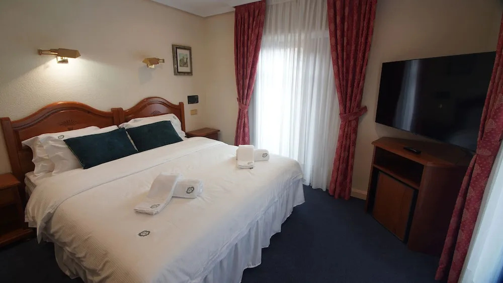 HOTEL RIAZA