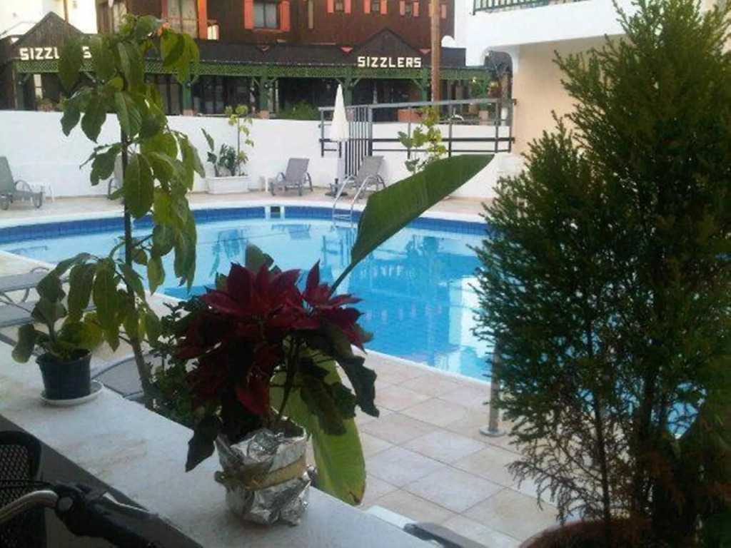 Sea CleoNapa Hotel