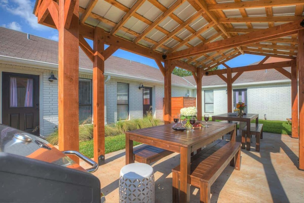 Wanderlust #1 Hot Tub Shared Outdoor Space