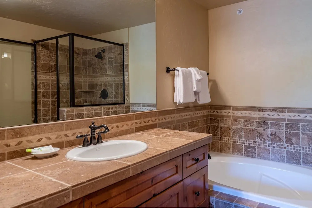 The Timbers 4o-1 Bedroom Condo