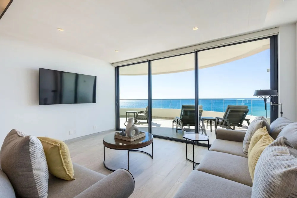 Oceanfront Vibes Iconic Beachside Getaway