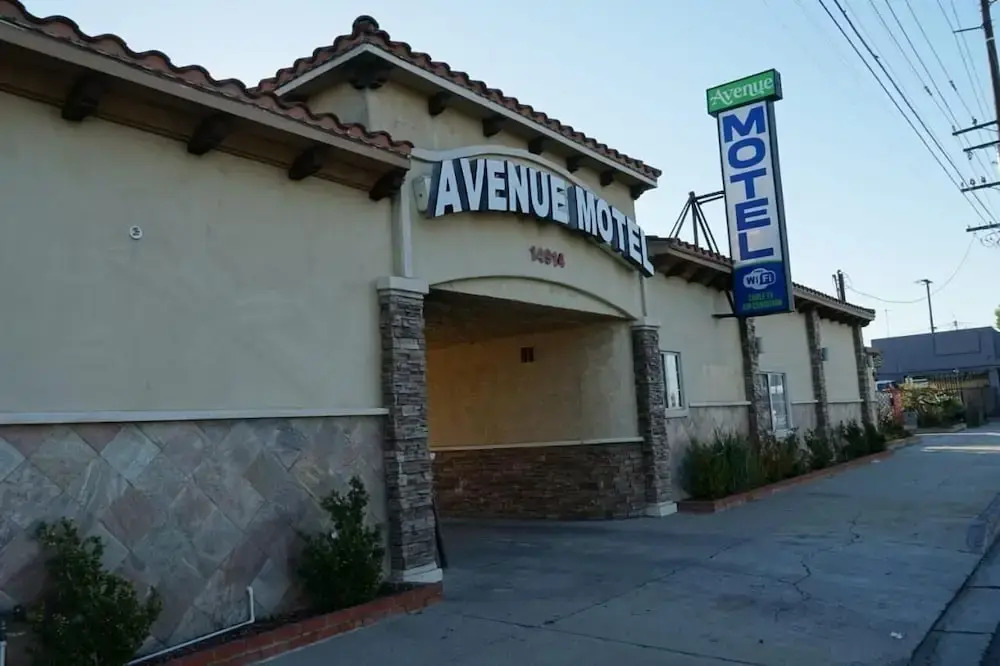 Avenue Motel