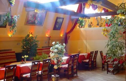Piramida Hotel & Restaurant