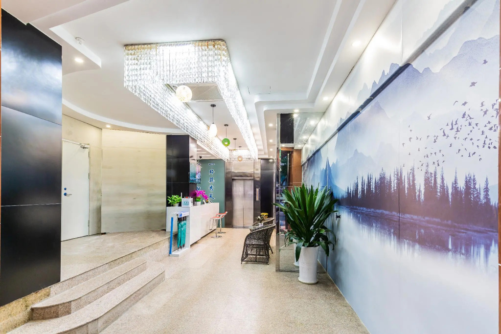Foshan lante hotel (zu miao subway station)