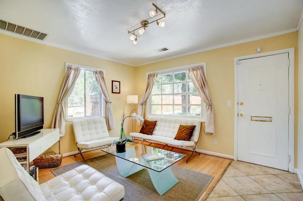 Wine Country Gem 2 Bedrooms 1 Bathroom Home
