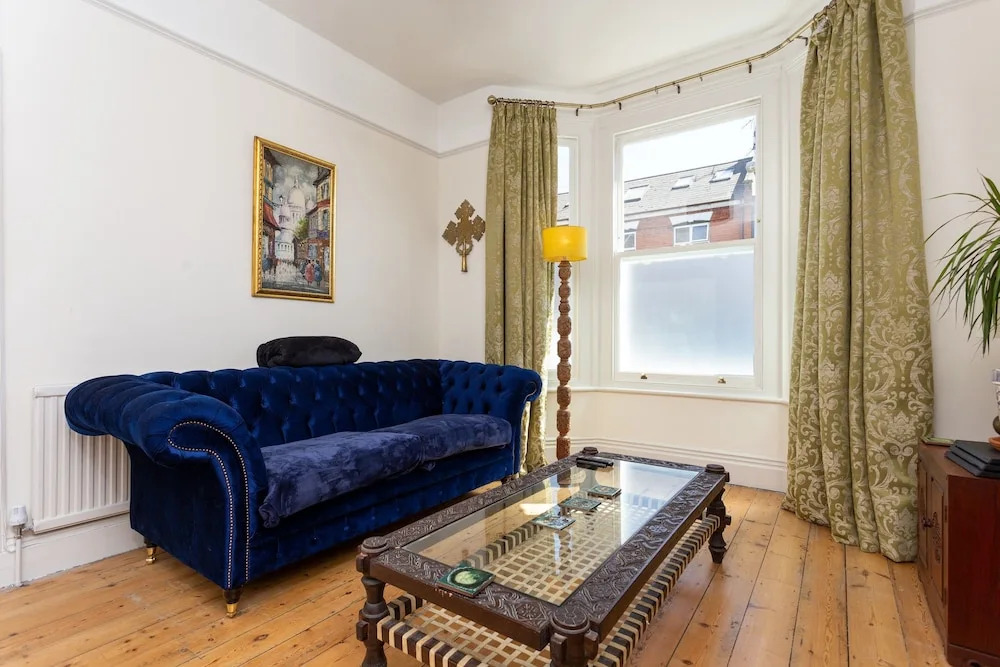 3 Bedroom House With Garden Near Notting Hill