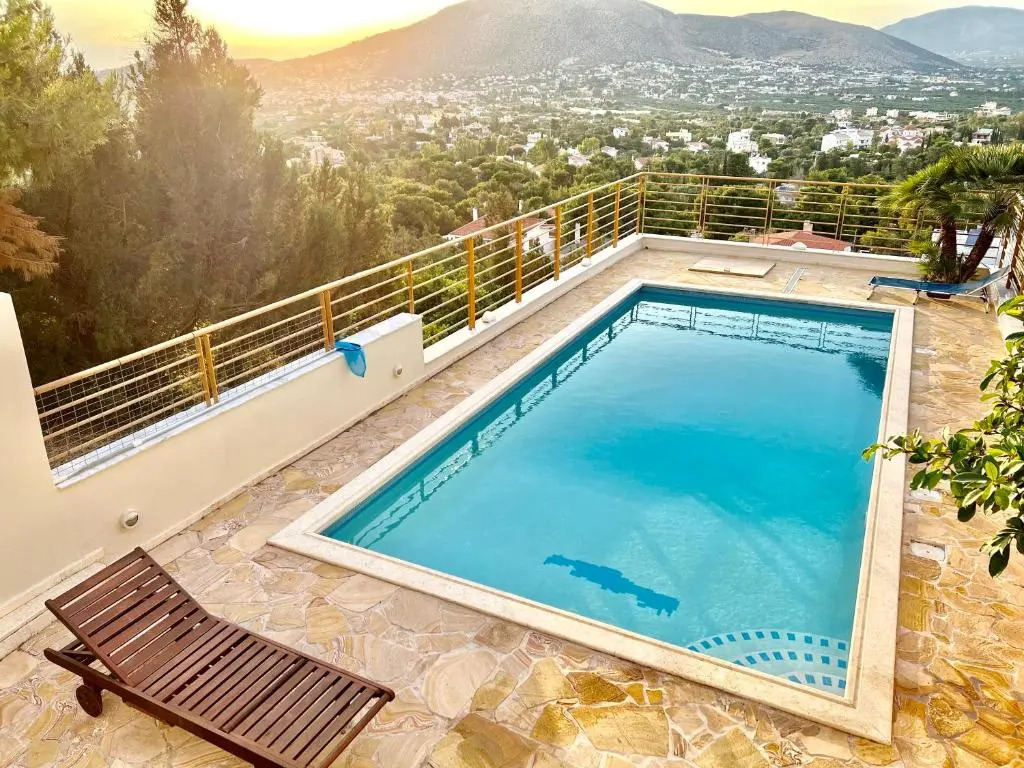 Serenity Holiday Home with self contained apartment and private pool