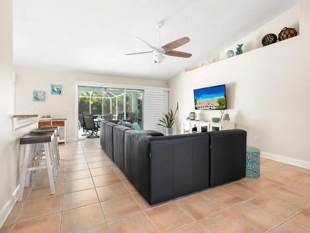 Complete SeaRenity, 4 BRs, Private Pool, Walk to Beach, Sleeps 8