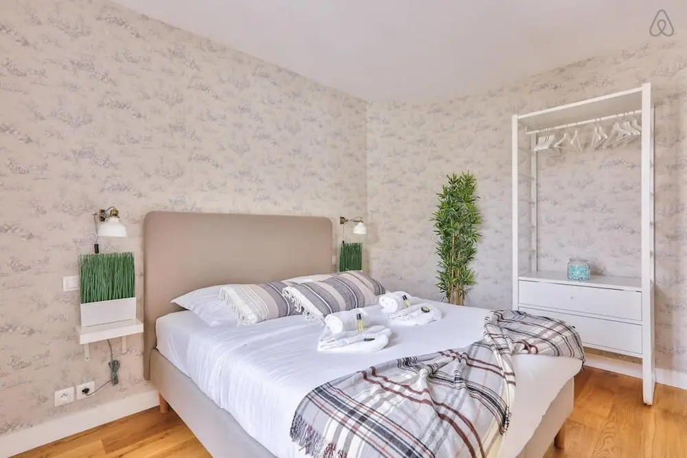 Family Apartment in Buttes Chaumont