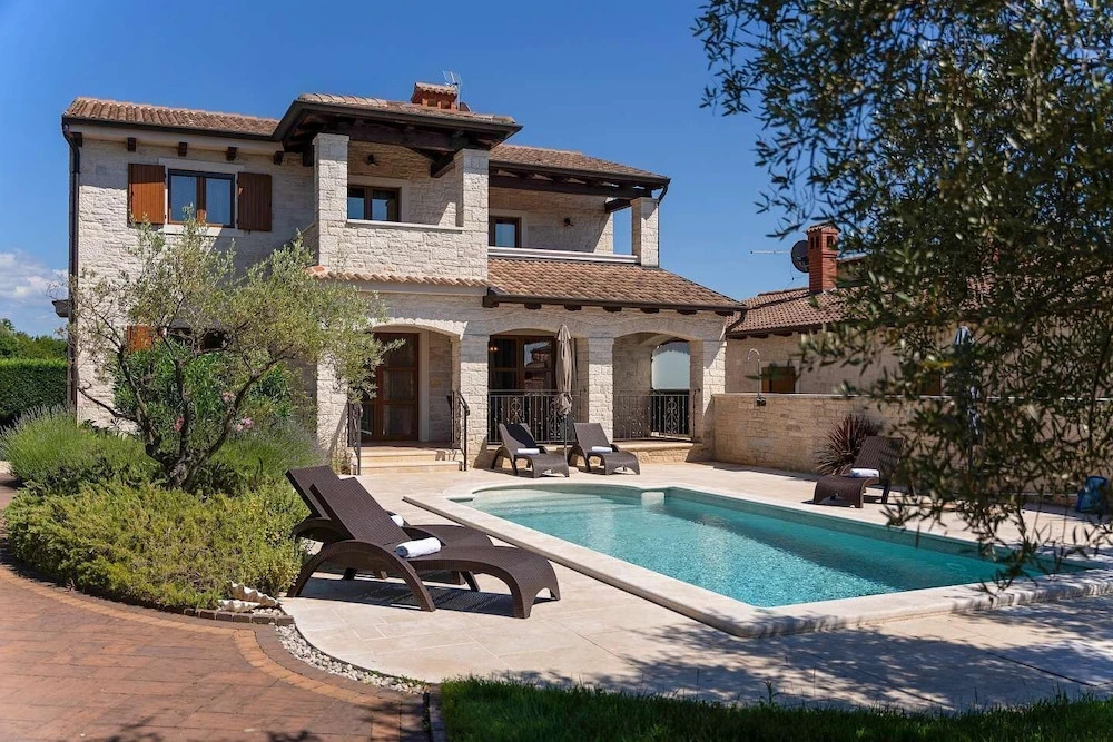 Villa Lory