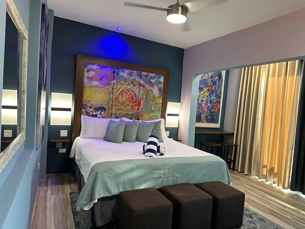 Old Crow Hotel and Suites