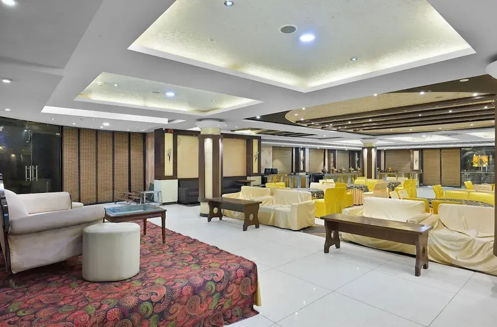 Hotel Paris Chandigarh Zirakpur