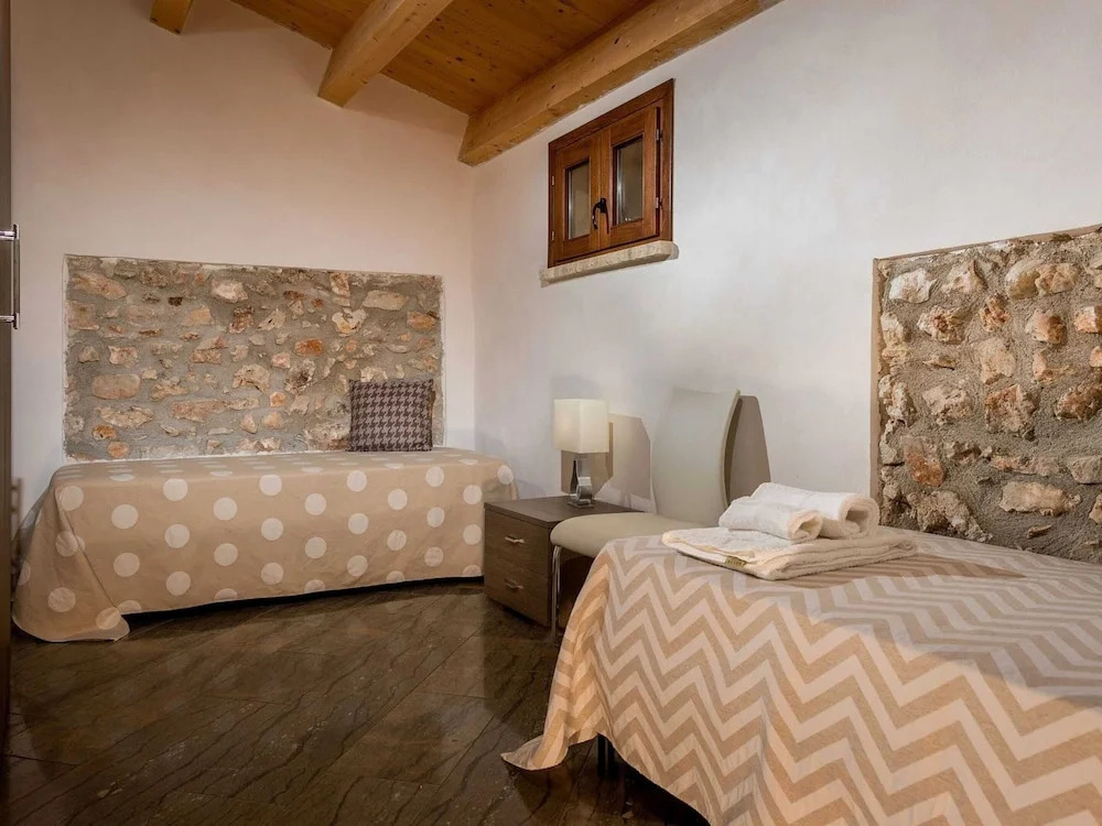 Villa in Sicily Near Guidaloca Bay