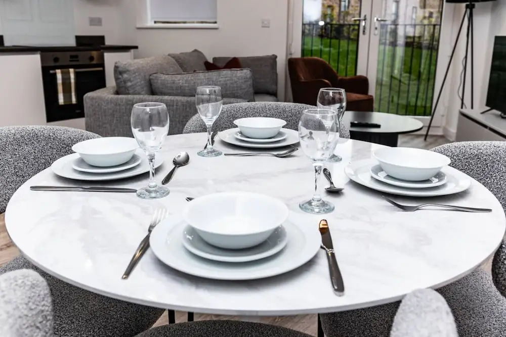 Belgrave Village | Central Apartment