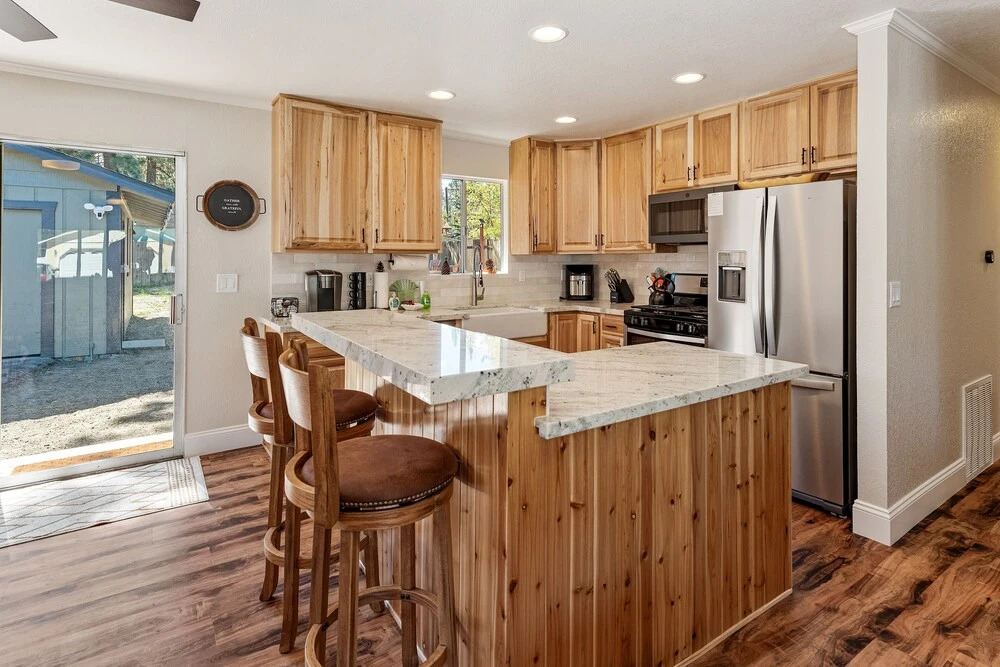 Pine Mountain Lodge - Cute And Cozy With Hot Tub And Fenced Yard! 2 Bedroom Cabin