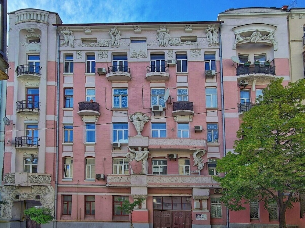 Апартаменты Home-Hotel, ул. Костельная, 9