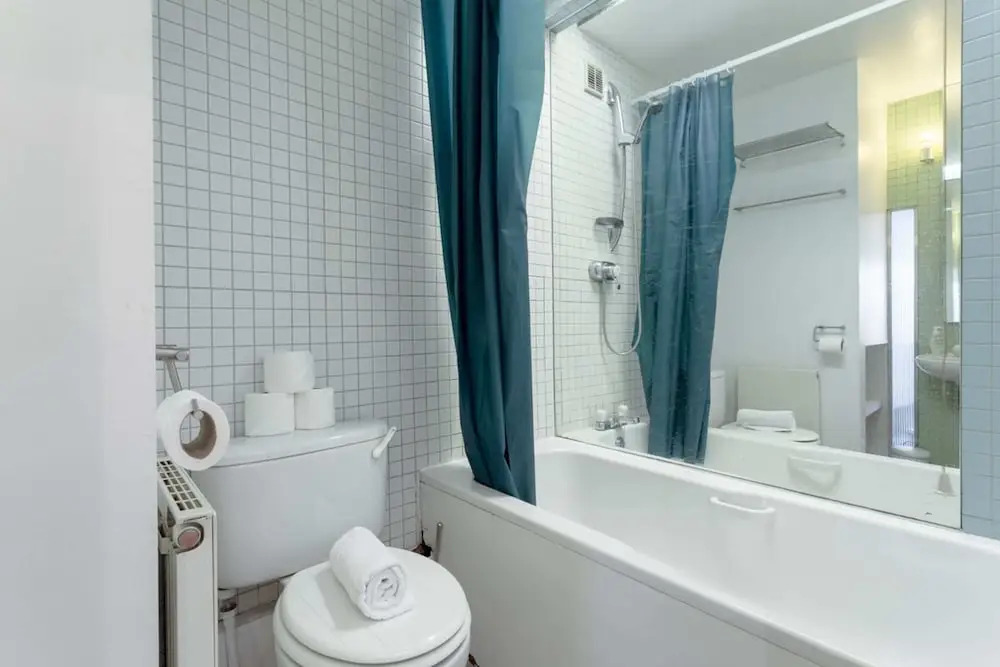 Fantastic and Bright 1 Bedroom Garden Flat