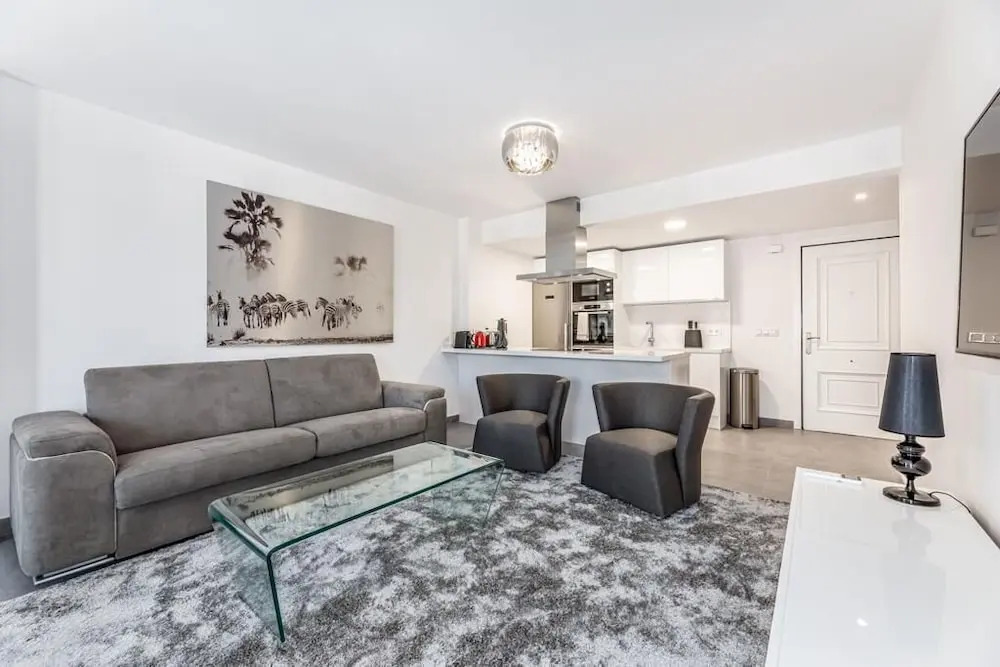 by RIVA - Luxurious, Exclusive 2Bed Apt inside Puerto Banus