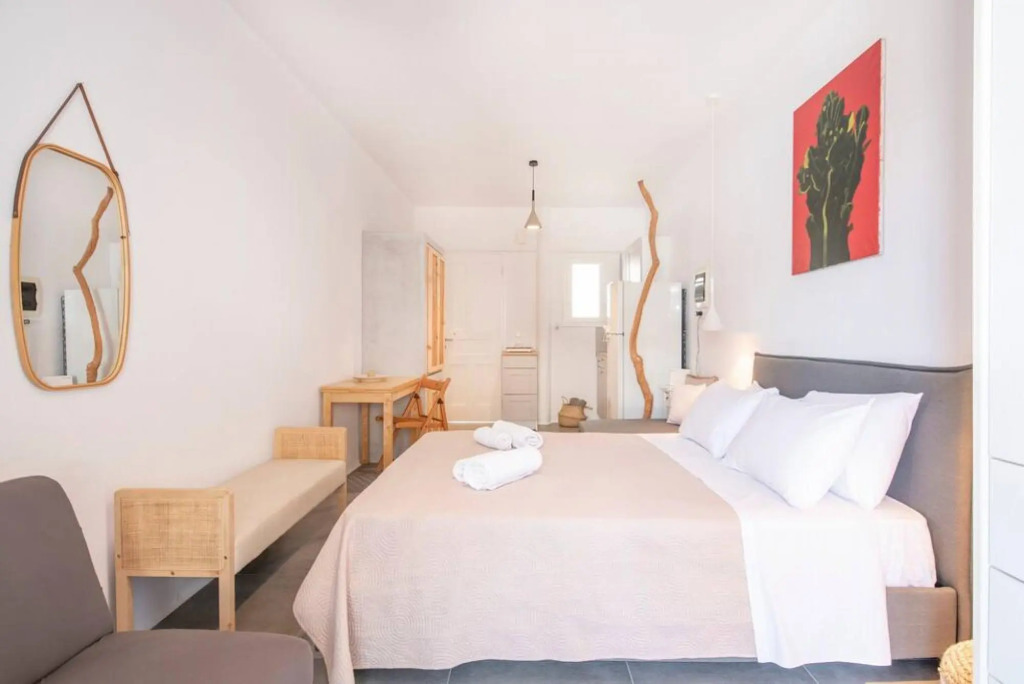 Platis Gialos Studio close to the beach