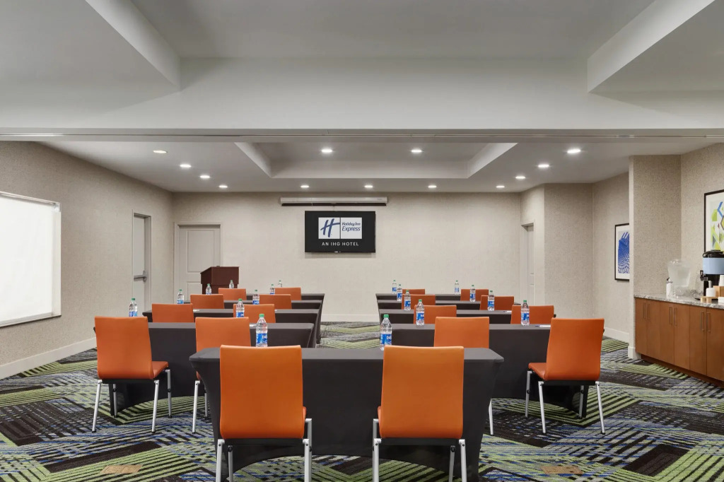 Holiday Inn Express & Suites Searcy by IHG