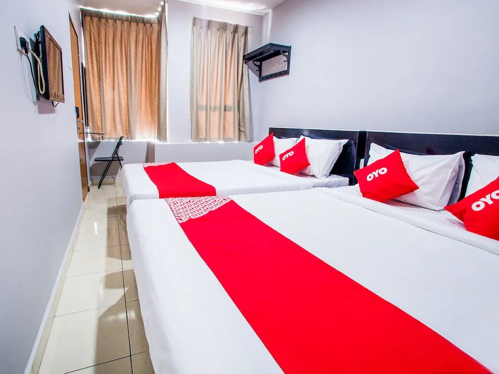 Super OYO 44097 Avatarr Hotel