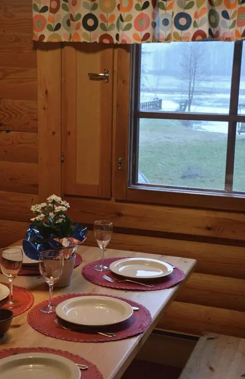 Lomapesä Cottages