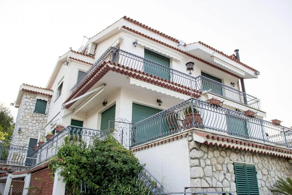 House With 4 Bedrooms in Sanremo, With Wonderful sea View and Furnished Terrace Near the Beach