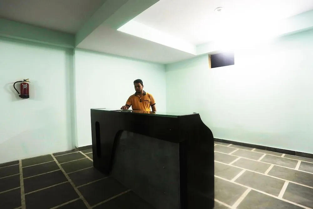 OYO 48551 Hotel Him Jyoti Gurgaon