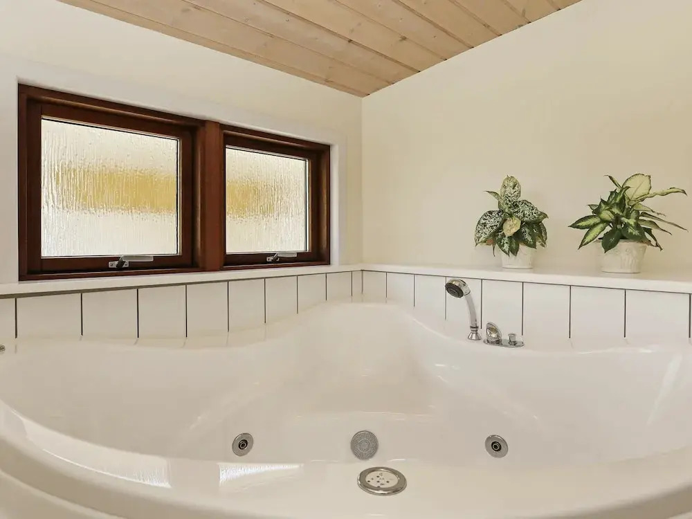 Luxurious Holiday Home Near Hals With Whirlpool