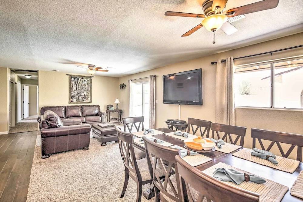Lake Havasu Home w/ Pool, Near London Bridge!