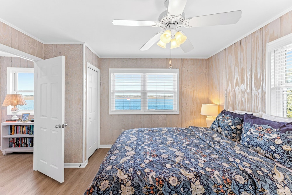The Hydeaway by Topsail Realty