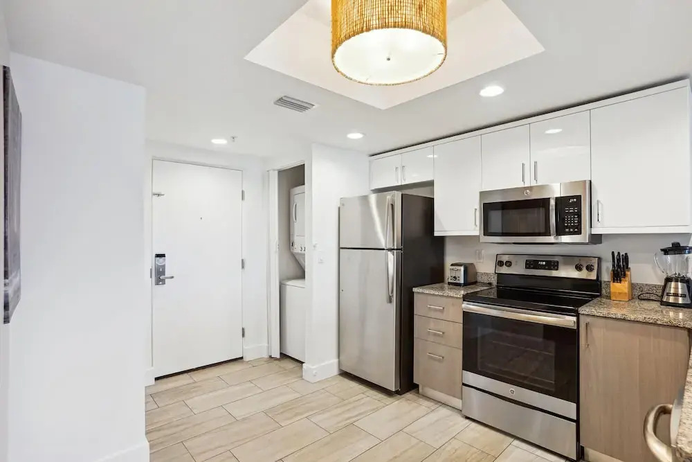Oceana 301 East