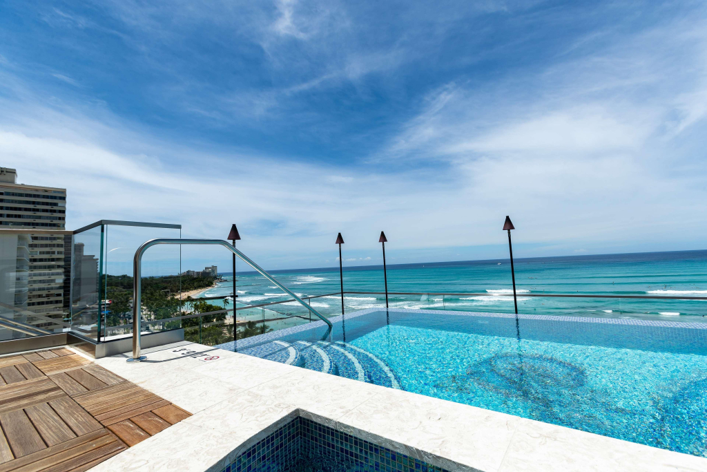 ESPACIO THE JEWEL OF WAIKIKI