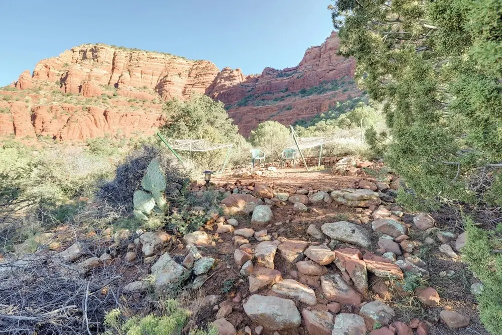 Amazing Views & On-site Hiking: Sedona Studio
