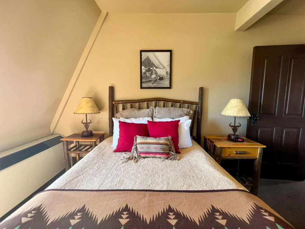 Sheridan Inn - Best Western Signature Collection